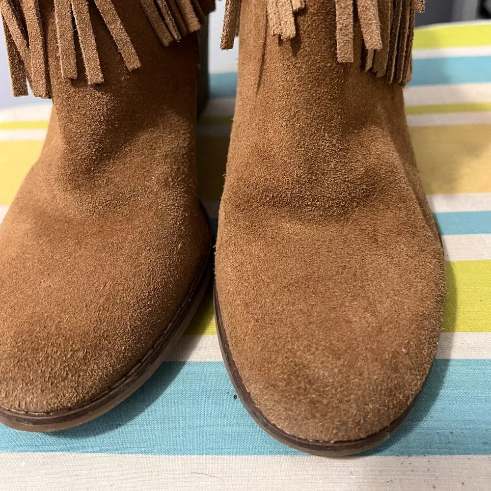 Lucky Brand tan fringed size 7 boots